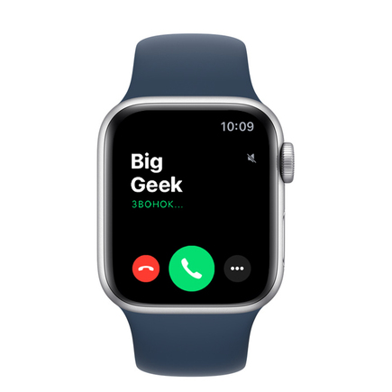 Apple Watch SE, 40 мм, из алюминия серебристого цвета, спортивный ремешок цвета «синий омут» (2020)