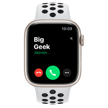 Apple Watch Series 7 Nike+ GPS, 45mm, корпус из алюминия цвета «сияющая звезда», спортивный ремешок (Nike Sport Band) цвета «Чистая платина/чёрный»