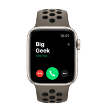 Apple Watch Series SE Nike+ GPS 40mm, корпус из алюминия цвета «сияющая звезда», спортивный ремешок (Sport Band) цвета «Серая олива/чёрный» (2022)