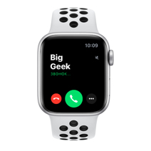 Apple Watch Series 6 Nike+ GPS, 40mm, корпус из алюминия серебристого цвета, спортивный ремешок цвета «чистая платина/чёрный»