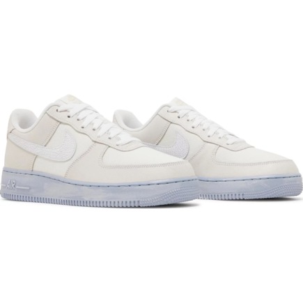 Женские кроссовки Nike Air Force 1 Low '07 LV8 EMB (DV0787-100) - фото 1